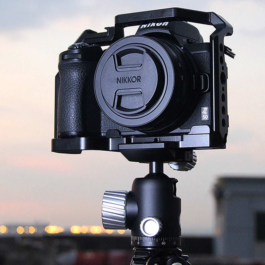 Topcine Z50 Camera Cage for Nikon Z50 Camera with 3/8“ Arri Locating and Cold Shoe Mount Extension for Microphone/ Light camera cage TOPCINE